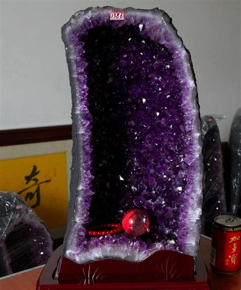 紫水晶洞辦公桌位置 空の花瓶 風水